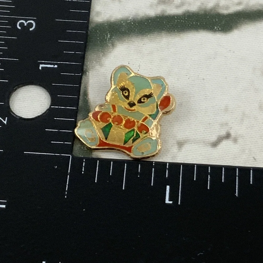 18k Gold‎ Plated Lapel Pin Vintage Raccoon Blue Red